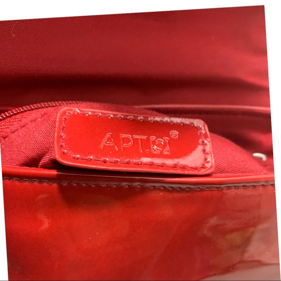 APTO 9Red Patent Leather Shoulder Bag - Picture 10 of 10